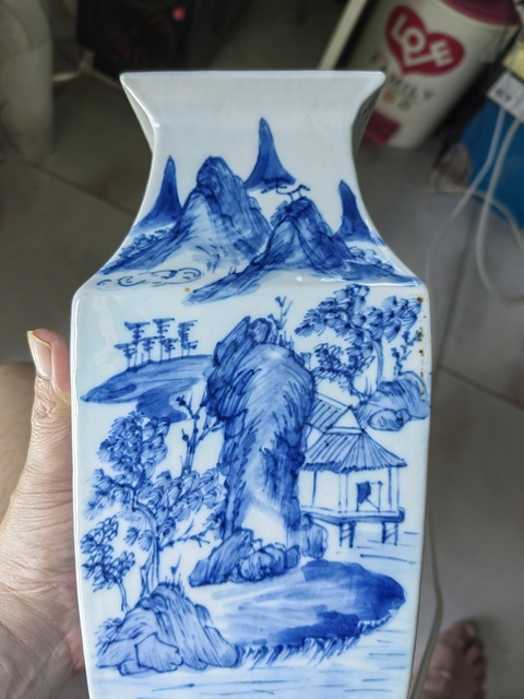 古玩陶瓷青花山水人物通景山水四方瓶真品鑒賞圖