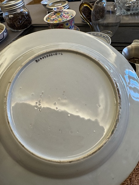 古玩陶瓷花卉紋粉彩盤真品鑒賞圖