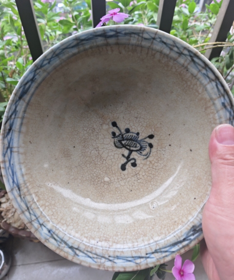 古玩陶瓷清中期哥釉青花折沿碗真品鑒賞圖