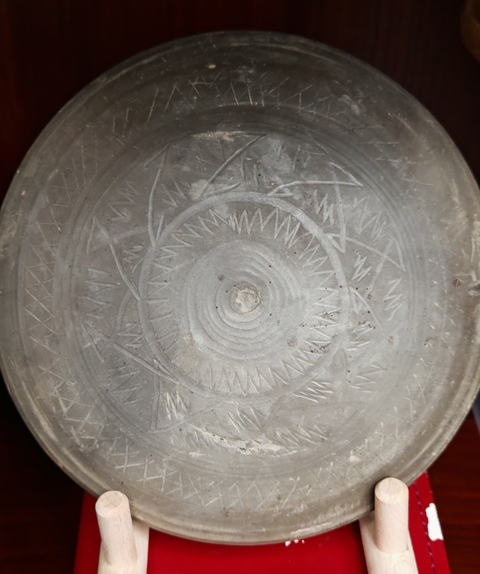 古玩陶瓷晉代劃花陶器真品鑒賞圖