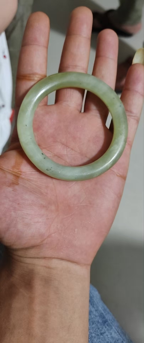 古玩玉器岫巖玉手鐲真品鑒賞圖