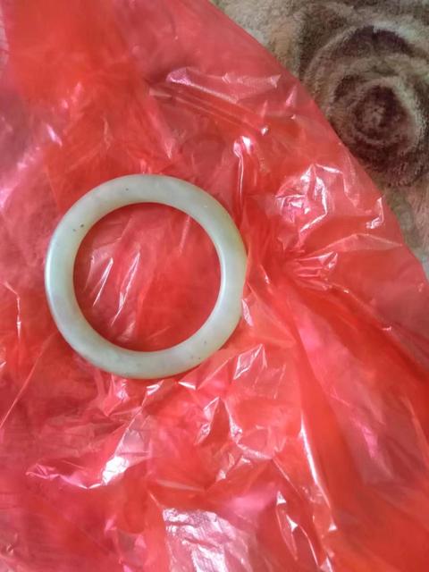 古玩玉器岫巖玉手鐲真品鑒賞圖
