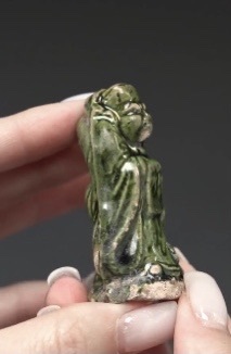 古玩陶瓷綠釉文官俑真品鑒賞圖