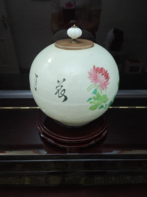 古玩陶瓷民國粉彩花鳥紋西瓜罐拍賣,當前價格0元