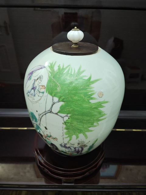 古玩陶瓷晚清-粉彩人物故事漁樵耕讀冬瓜罐拍賣，當(dāng)前價(jià)格799元