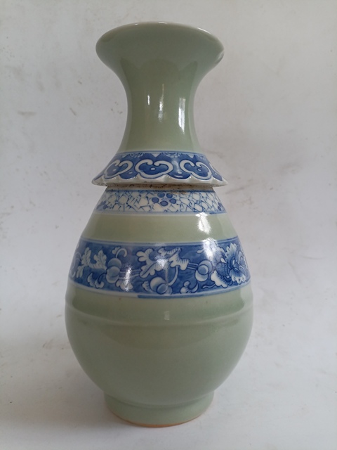 古玩陶瓷青釉青花披甲瓶真品鑒賞圖
