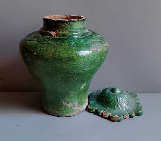 古玩陶瓷綠釉如意云紋蓋罐真品鑒賞圖
