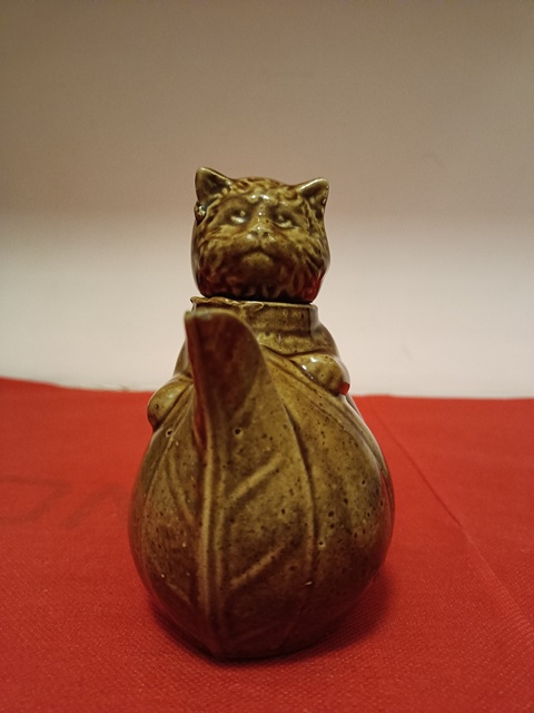 古玩陶瓷醬釉貓型壺真品鑒賞圖