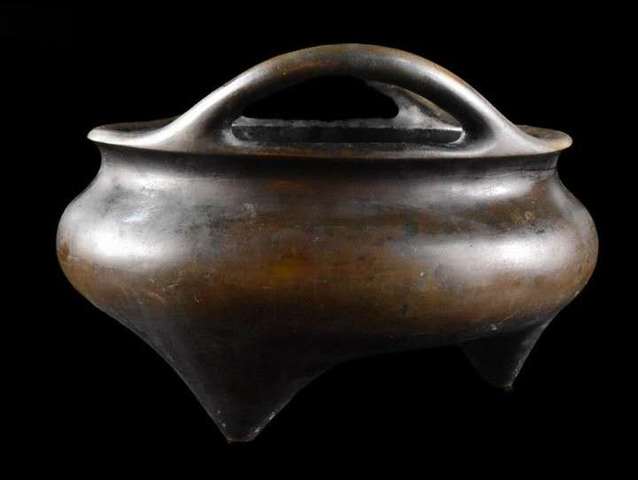 古玩銅器清代橋耳三足爐真品鑒賞圖