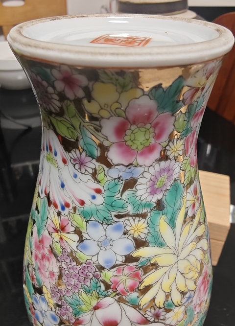 古玩陶瓷粉彩百花瓶真品鑒賞圖