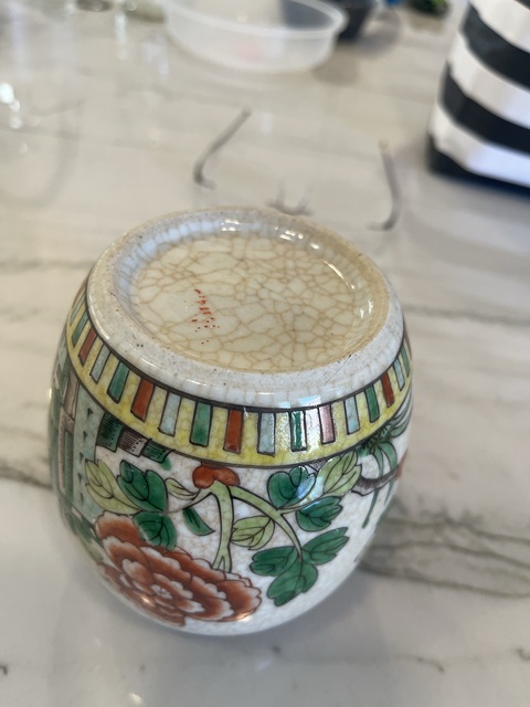 古玩陶瓷哥釉五彩花卉紋罐真品鑒賞圖