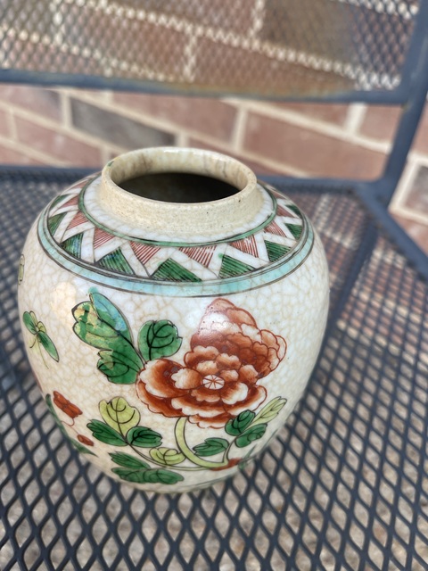 古玩陶瓷哥釉五彩花卉紋罐真品鑒賞圖