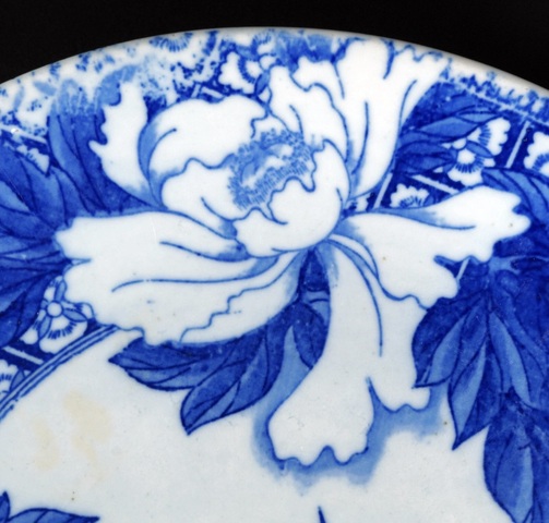 古玩陶瓷青花花卉紋盤真品鑒賞圖