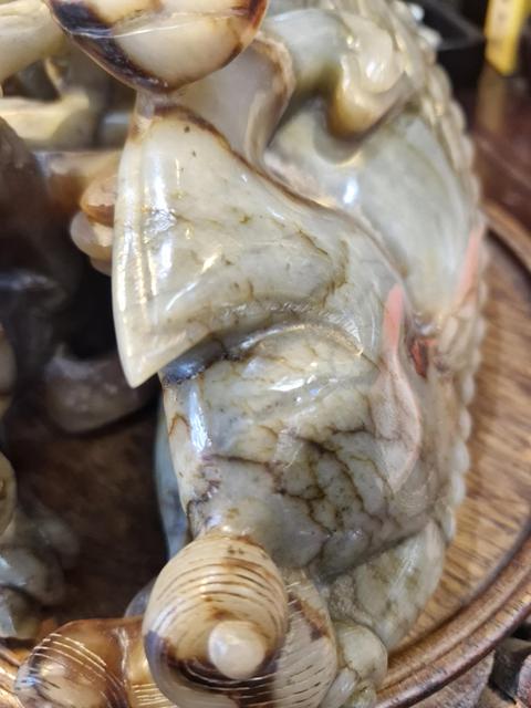 古玩玉器地方玉石雕獸真品鑒賞圖
