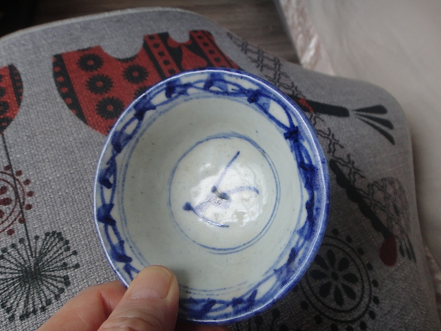 古玩陶瓷清中期.青花纏枝花卉紋杯拍賣，當前價格550元