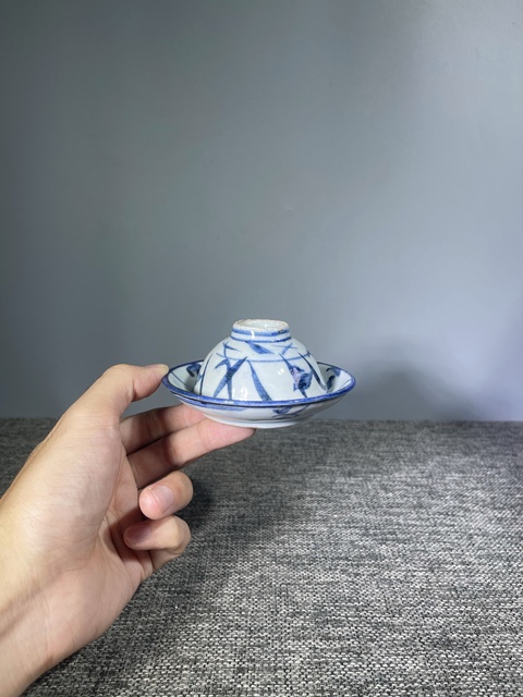 古玩陶瓷清中期.青花靈芝花卉紋杯碟拍賣,當前價格0元