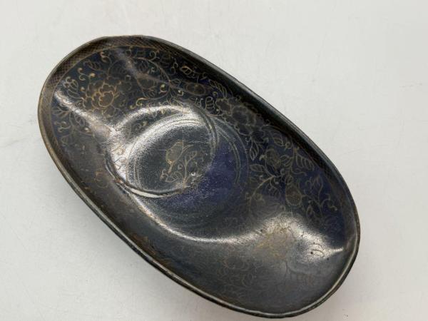 古玩陶瓷清晚·藍(lán)釉描金纏枝花卉紋茶船真品鑒賞圖