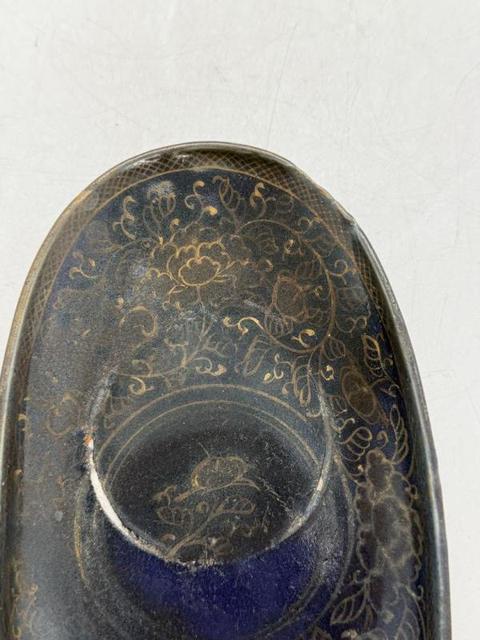 古玩陶瓷清晚·藍(lán)釉描金纏枝花卉紋茶船真品鑒賞圖