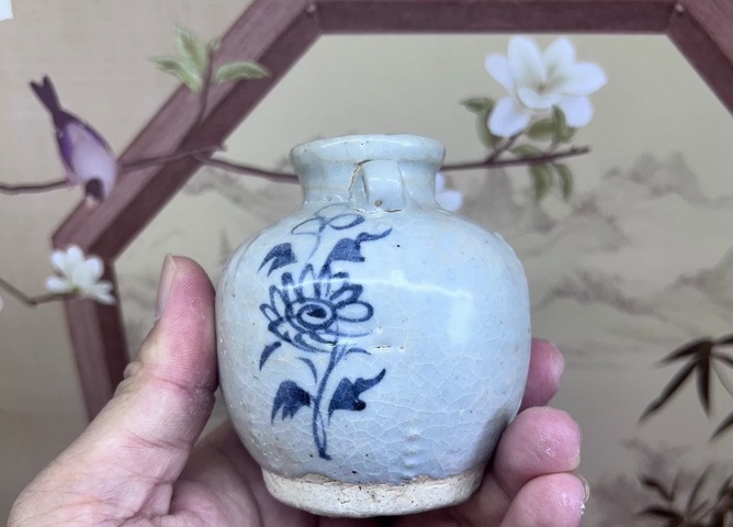 古玩陶瓷菊花紋雙系青花小罐真品鑒賞圖