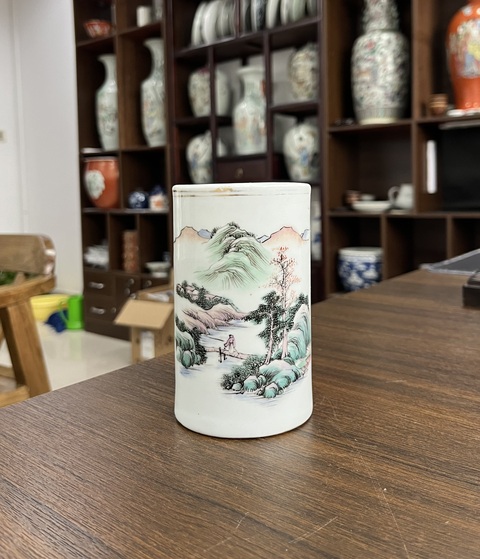 古玩陶瓷民國粉彩山水人物紋筆筒真品鑒賞圖