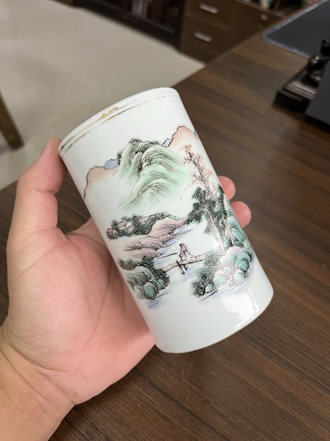 古玩陶瓷民國粉彩山水人物紋筆筒真品鑒賞圖