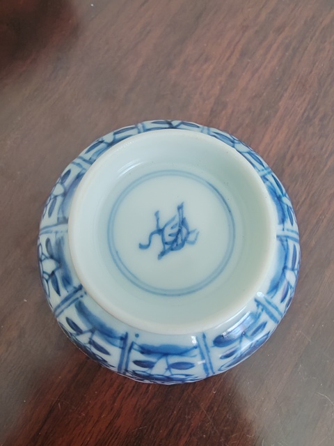 古玩陶瓷花鳥紋青花杯真品鑒賞圖