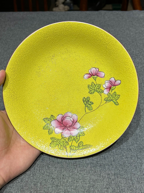 古玩陶瓷乾隆軋道粉彩盤真品鑒賞圖