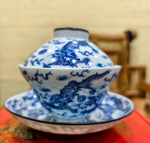 古玩陶瓷清晚期 青花龍紋蓋碗真品鑒賞圖