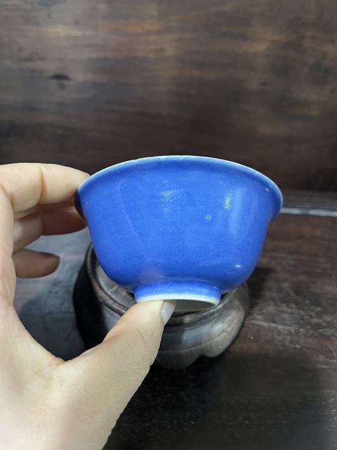 古玩陶瓷霽藍釉杯真品鑒賞圖