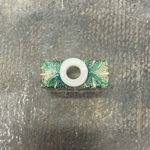 古玩陶瓷民國·蜻蝶百財紋粉彩四方鼻煙壺拍賣,當前價格239元
