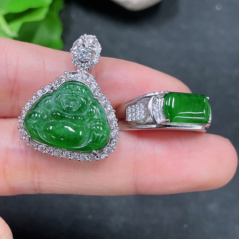 古玩玉器317天然翡翠佛公掛件加活口戒指一手走 配證書拍賣，當前價格450元