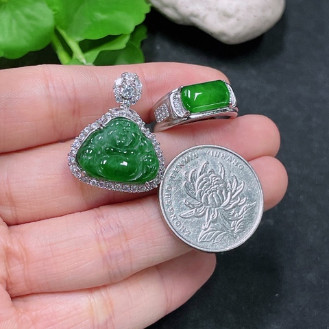 古玩玉器317天然翡翠佛公掛件加活口戒指一手走 配證書拍賣，當前價格450元