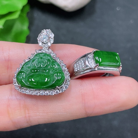 古玩玉器317天然翡翠佛公掛件加活口戒指一手走 配證書拍賣，當前價格450元