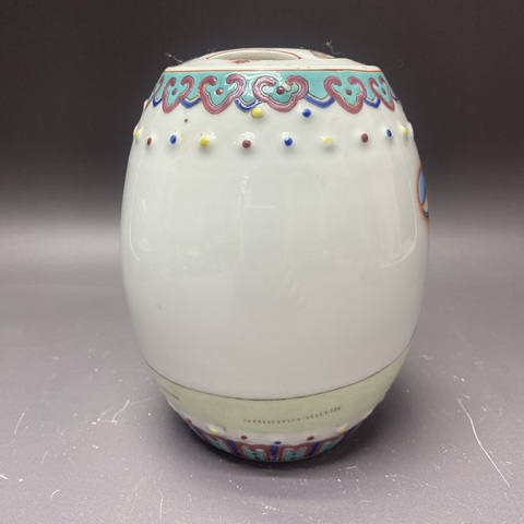 古玩陶瓷三娘教子圖粉彩鼓釘蓋罐真品鑒賞圖