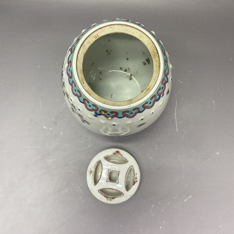 古玩陶瓷三娘教子圖粉彩鼓釘蓋罐真品鑒賞圖