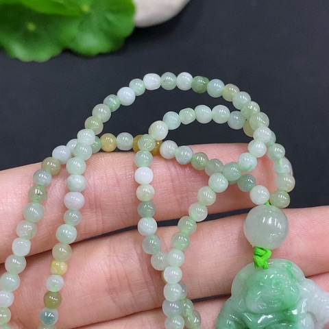 古玩玉器天然翡翠佛公題材掛件真品鑒賞圖