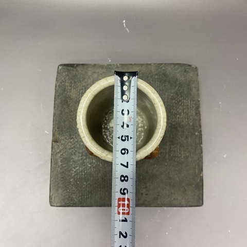 古玩陶瓷珍珠釉松鼠葡萄紋筆筒真品鑒賞圖
