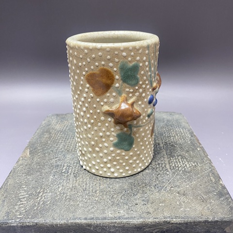 古玩陶瓷珍珠釉松鼠葡萄紋筆筒真品鑒賞圖
