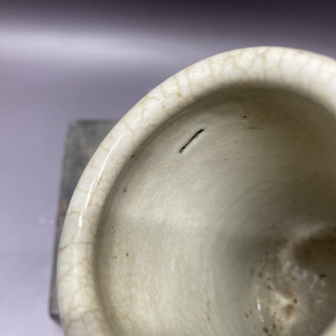 古玩陶瓷珍珠釉松鼠葡萄紋筆筒真品鑒賞圖