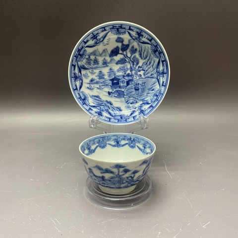 古玩陶瓷山水紋青花杯盤真品鑒賞圖
