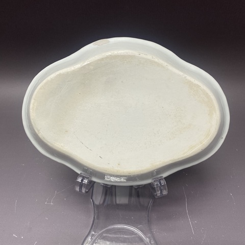 古玩陶瓷清乾隆·亭臺樓閣山水·青花海棠盤拍賣，當前價格469元