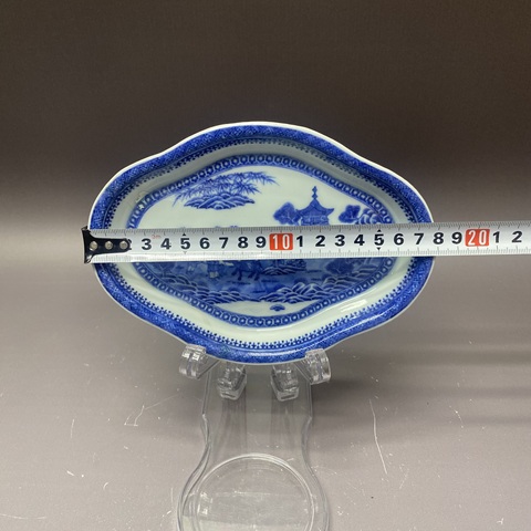 古玩陶瓷清乾隆·亭臺樓閣山水·青花海棠盤拍賣，當前價格469元