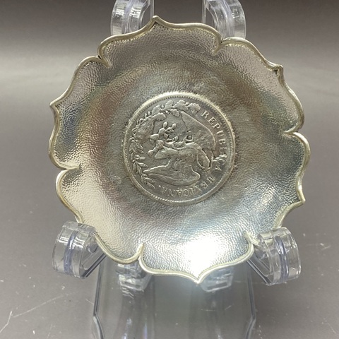 古玩陶瓷民國·鷹洋花口銀盤拍賣，當前價格1890元