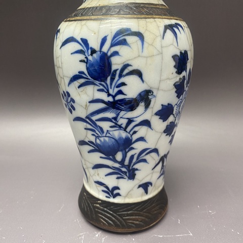 古玩陶瓷哥釉地鐵銹釉青花花鳥紋花觚真品鑒賞圖