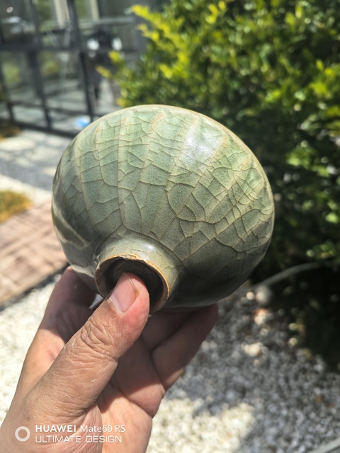 古玩陶瓷圖片看南宋龍泉窯蓮瓣紋茶碗真品鑒賞圖