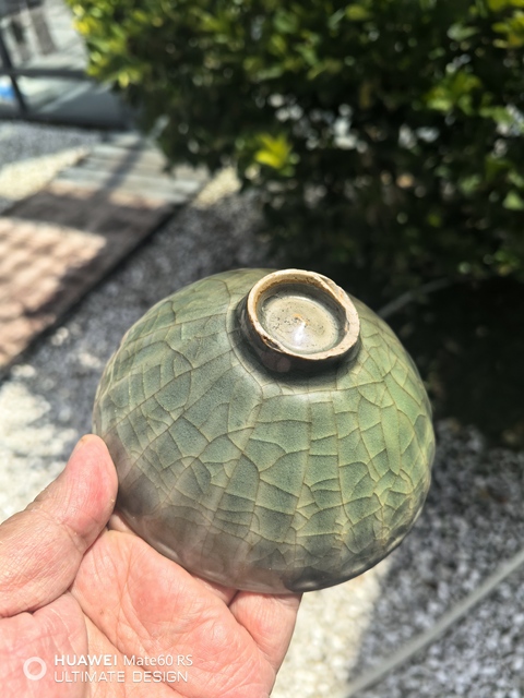 古玩陶瓷圖片看南宋龍泉窯蓮瓣紋茶碗真品鑒賞圖