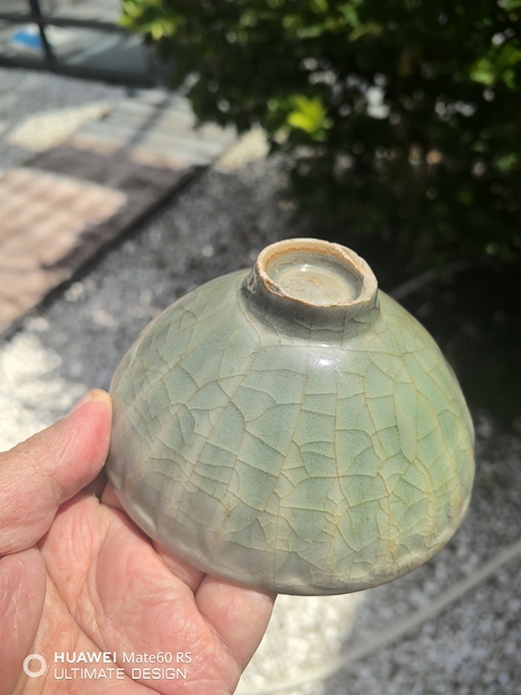 古玩陶瓷圖片看南宋龍泉窯蓮瓣紋茶碗真品鑒賞圖