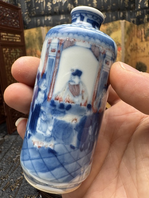 古玩陶瓷青花釉里紅人物鼻煙壺真品鑒賞圖