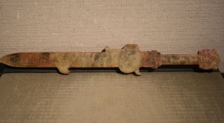 古玩玉器仿古做舊玉劍型件真品鑒賞圖