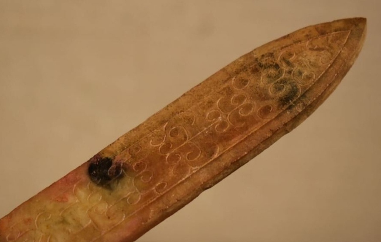 古玩玉器仿古做舊玉劍型件真品鑒賞圖